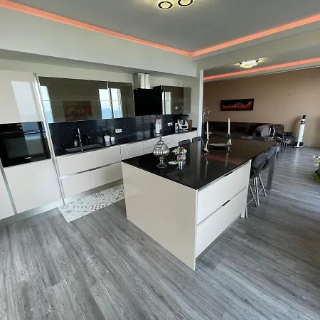 Appartement Derniere Etage Sur La Promenade! *