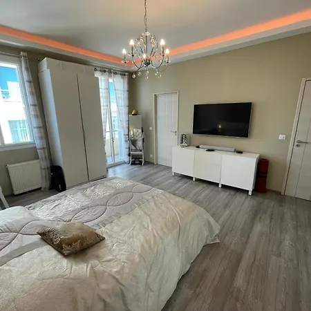 Appartement Derniere Etage Sur La Promenade! Nice