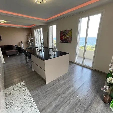 Appartement Derniere Etage Sur La Promenade!